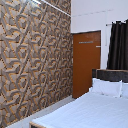 Privyrooms Gorakhpur Buitenkant foto