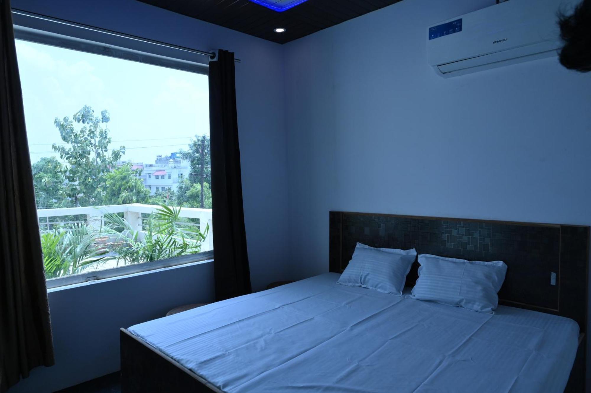 Privyrooms Gorakhpur Buitenkant foto