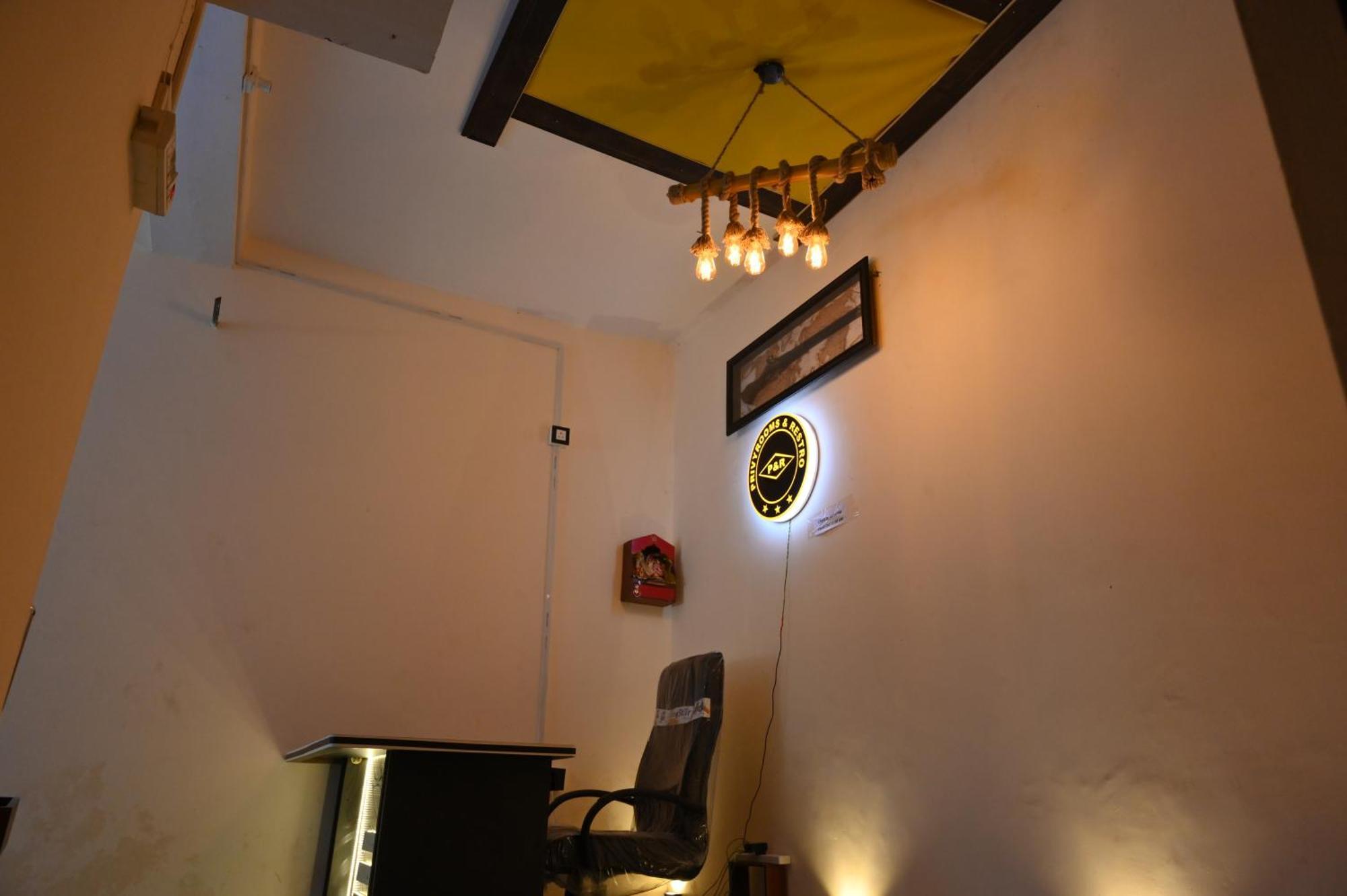 Privyrooms Gorakhpur Buitenkant foto